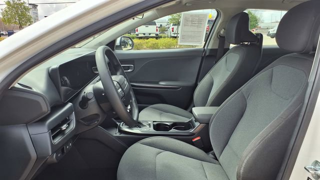 Used 2025 Kia K4 LXS image 13