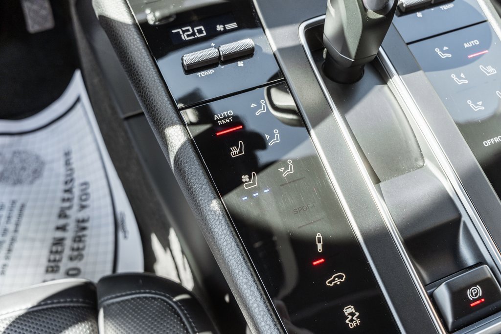 Used 2023 Porsche Macan GTS w/ Premium Package Plus image 9