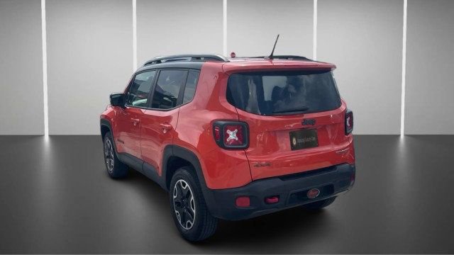 Used 2017 Jeep Renegade Trailhawk w/ Premium Trailhawk Package AWD/4WD image 9