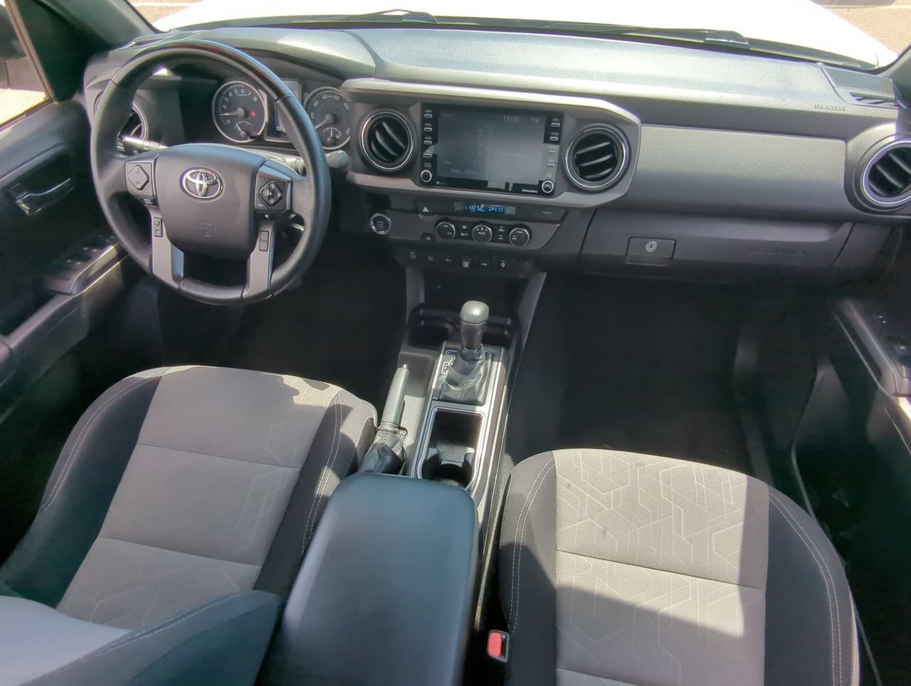 Used 2021 Toyota Tacoma TRD Off-Road w/ Technology Package RWD image 13
