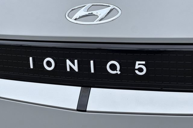 Used 2024 Hyundai Ioniq 5 SEL RWD image 34