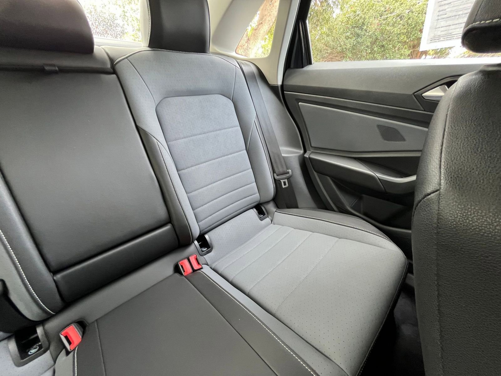 Used 2025 Volkswagen Jetta SE image 36