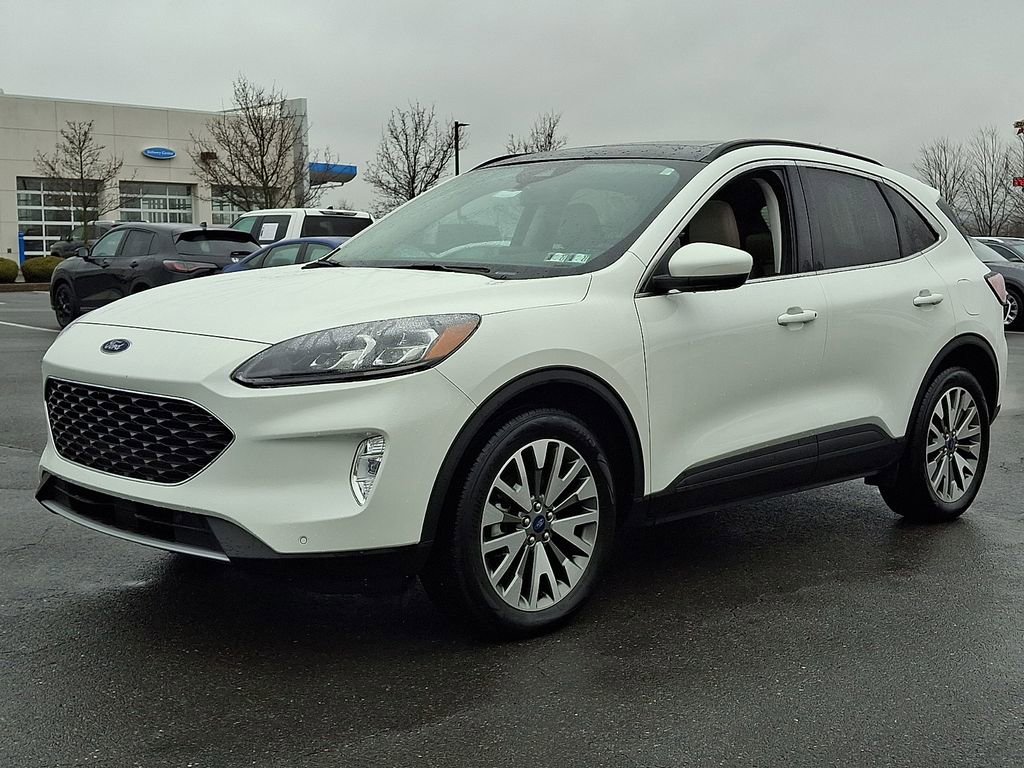 Used 2022 Ford Escape Titanium w/ Class II Trailer Tow Package image 6