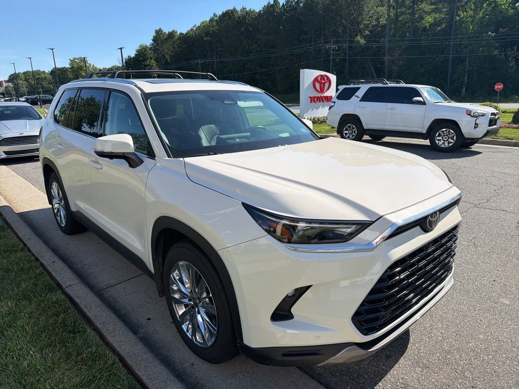 Used 2024 Toyota Grand Highlander AWD image 17