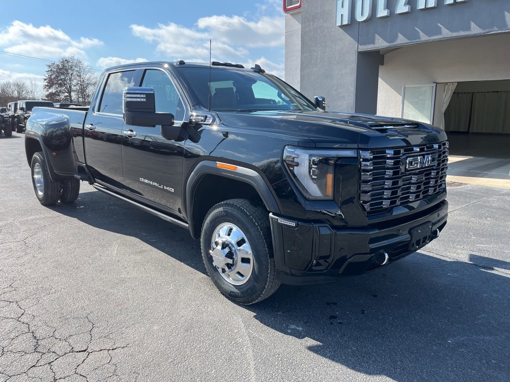 New 2025 GMC Sierra 3500 Denali Ultimate image 2