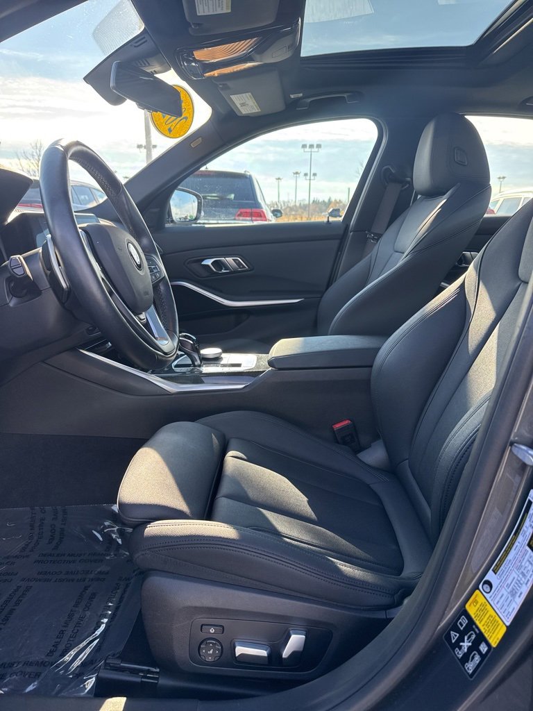 Used 2021 BMW 330i xDrive Sedan w/ Convenience Package image 23