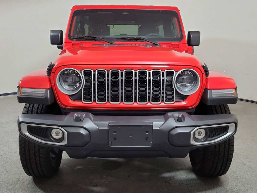 Used 2025 Jeep Wrangler Unlimited Sahara image 2