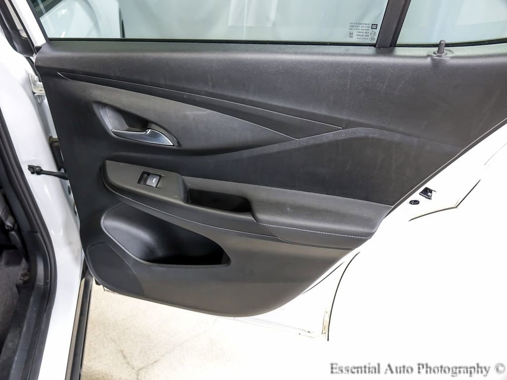 Used 2025 Buick Envista Sport Touring image 19