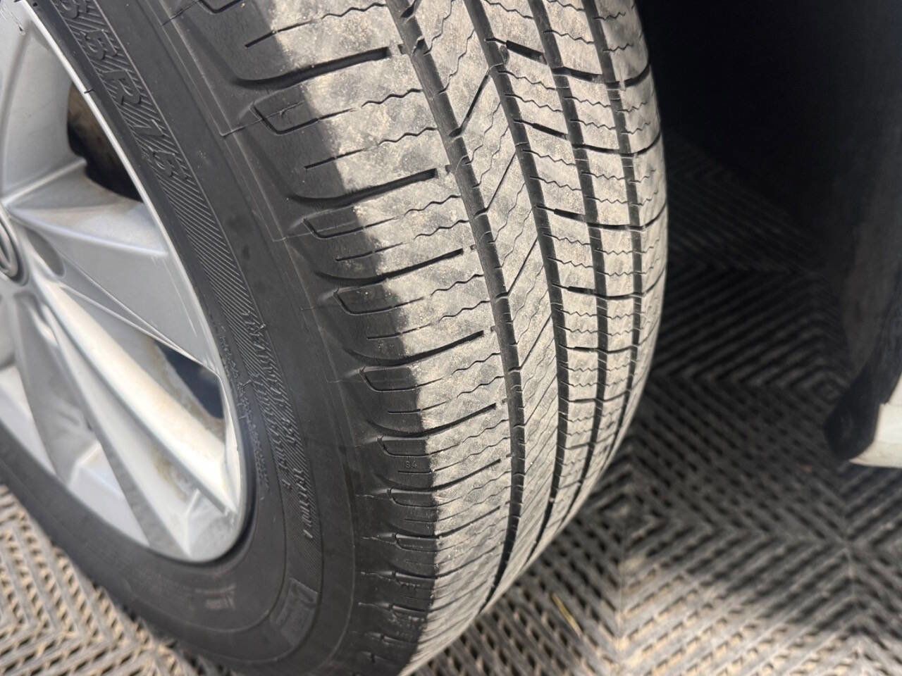 Used 2018 Volkswagen Golf S image 35