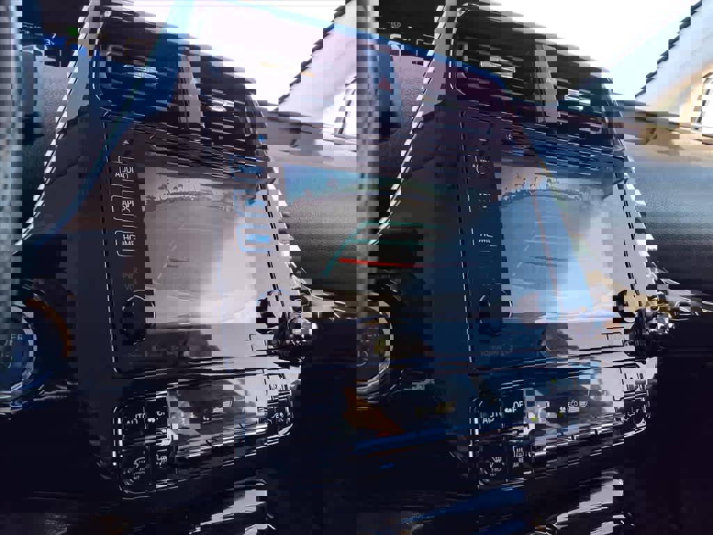 Used 2018 Toyota Prius Prime Plus image 10