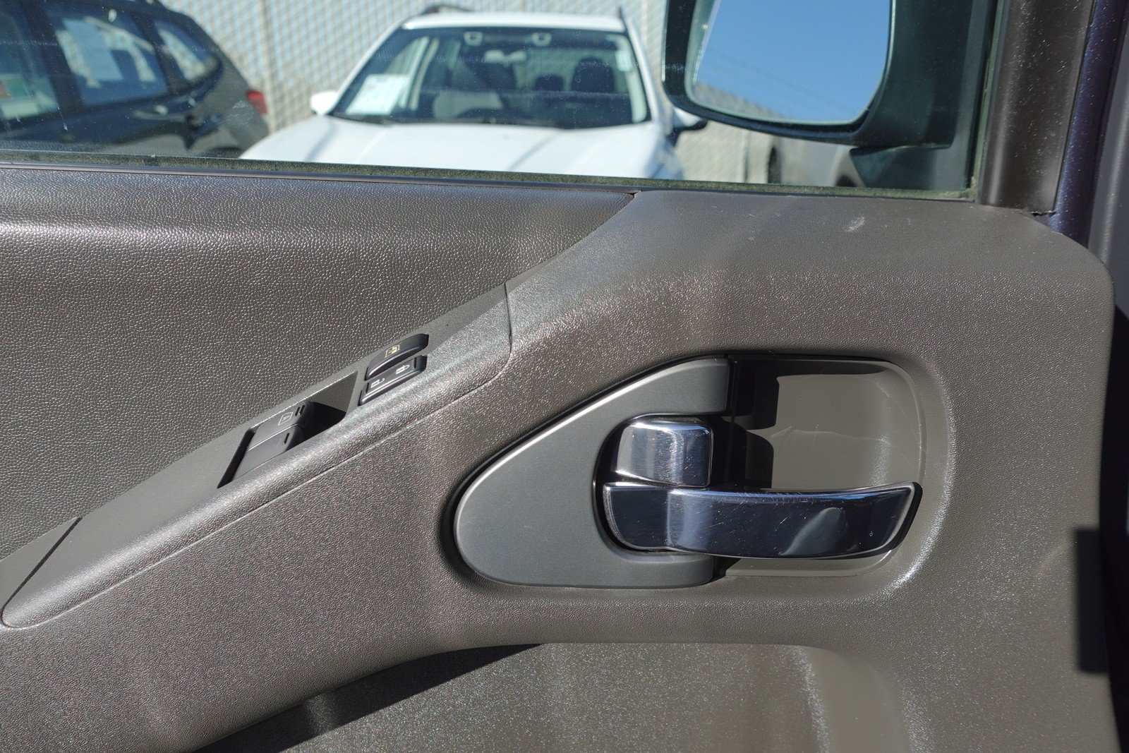 Used 2013 Nissan Frontier SV RWD image 11