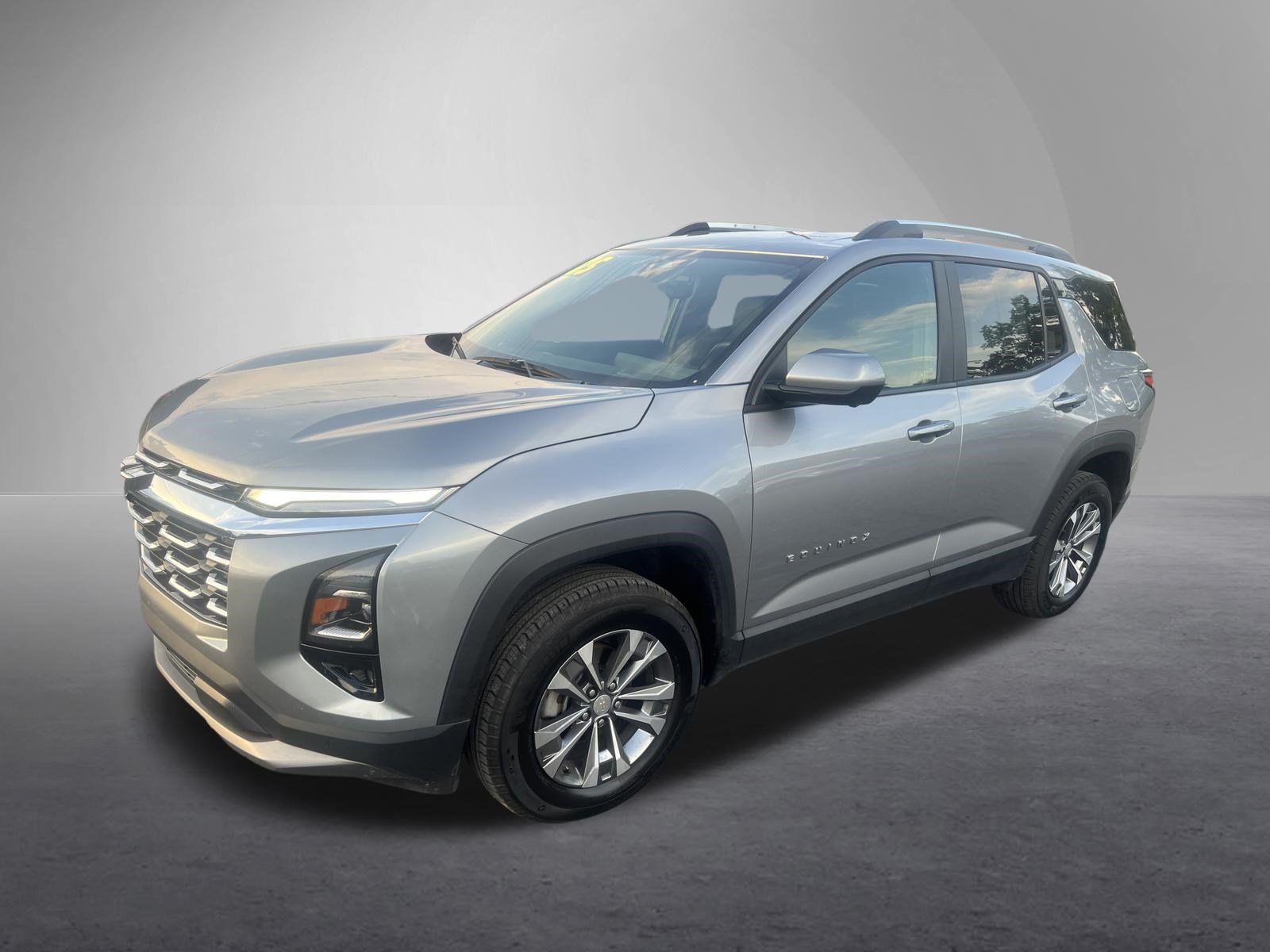 Used 2025 Chevrolet Equinox LT w/ Convenience Package II AWD/4WD image 8