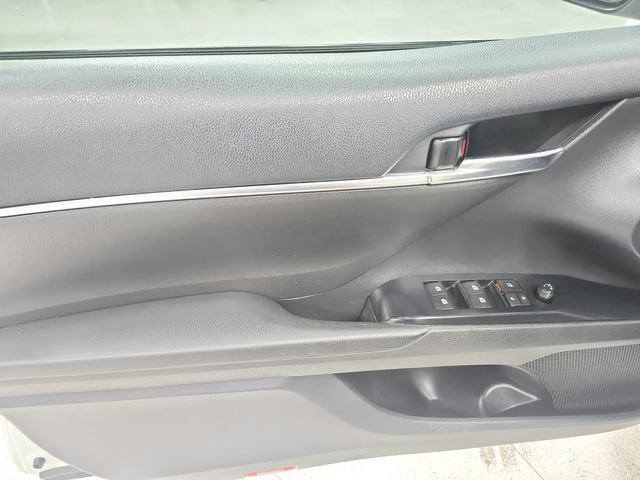 Used 2020 Toyota Camry SE FWD image 33