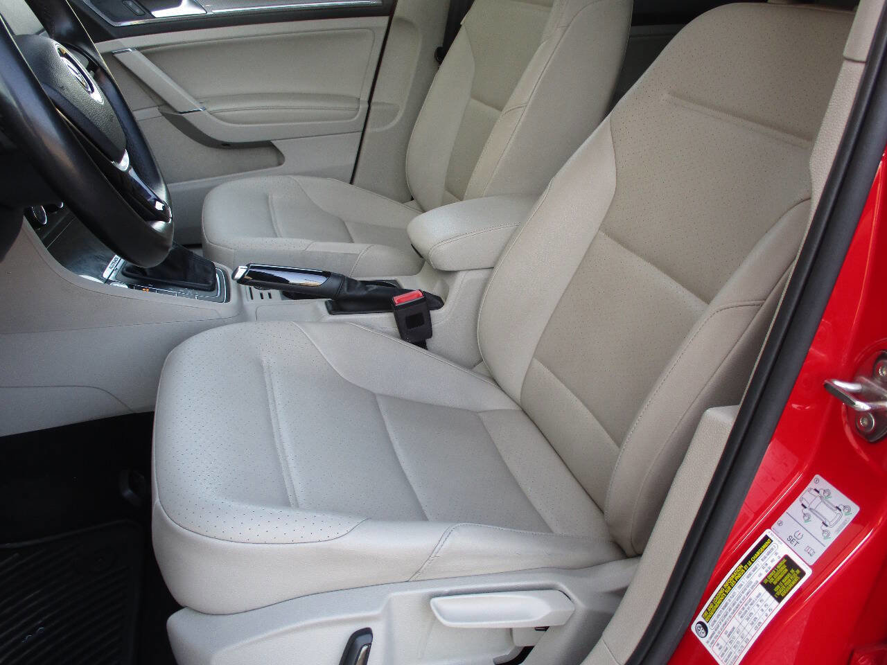 Used 2018 Volkswagen Golf Alltrack SE image 18