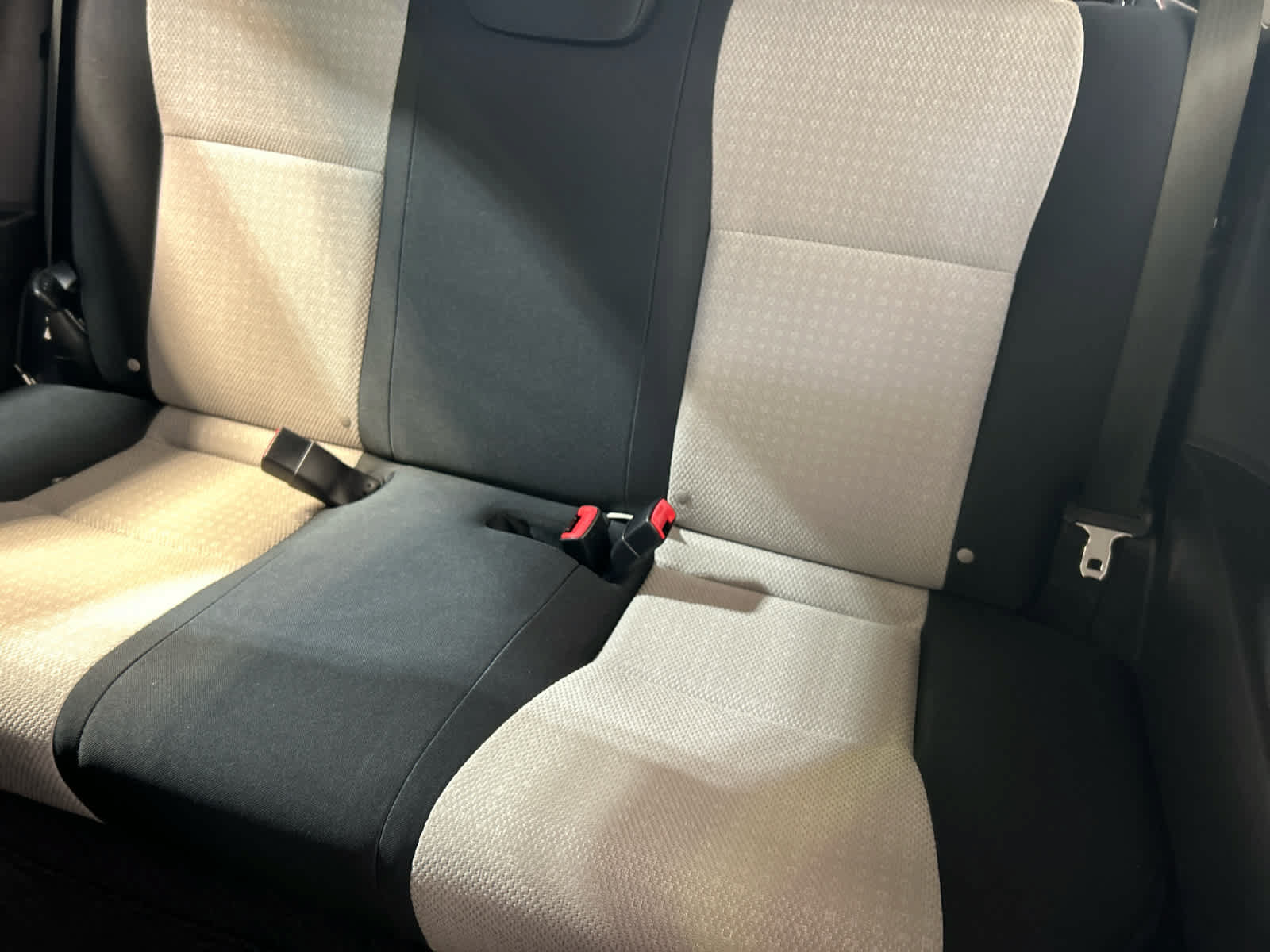 Used 2012 Toyota Yaris L w/ Preferred Accessory Pkg FWD image 4
