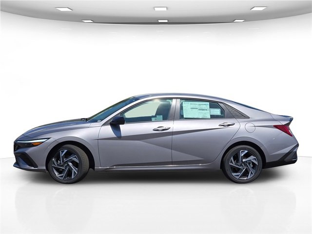New 2025 Hyundai Elantra SEL image 4