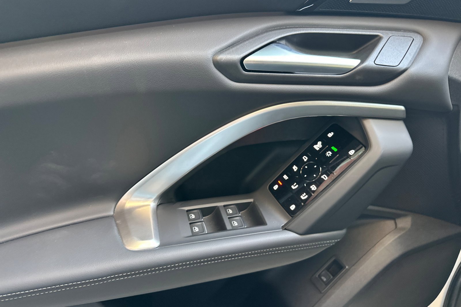 New 2025 Audi Q5 Premium Plus image 8