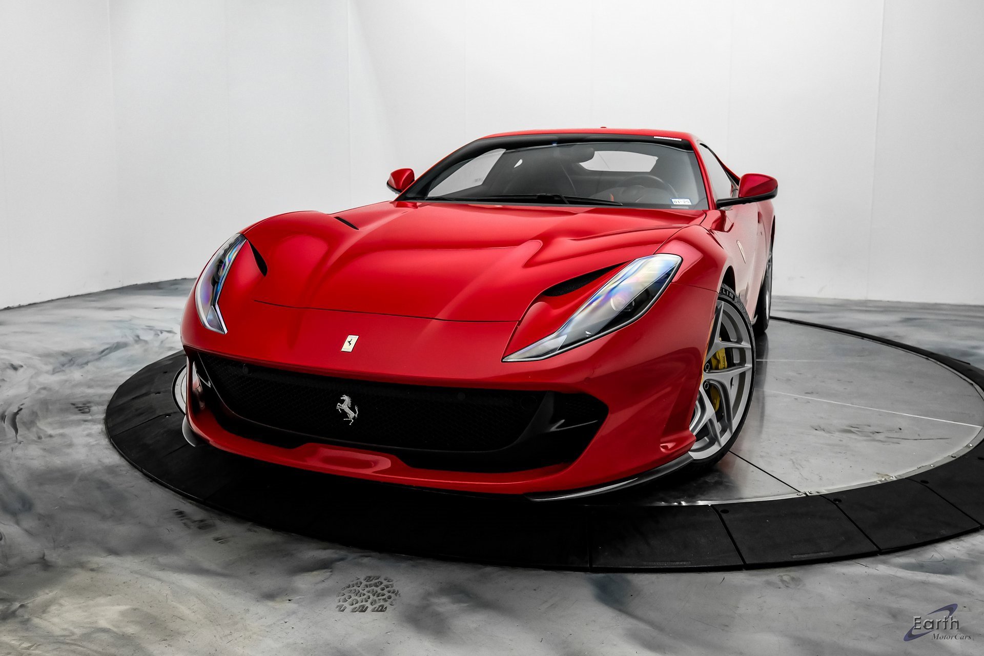 Used 2018 Ferrari 812 Superfast image 4