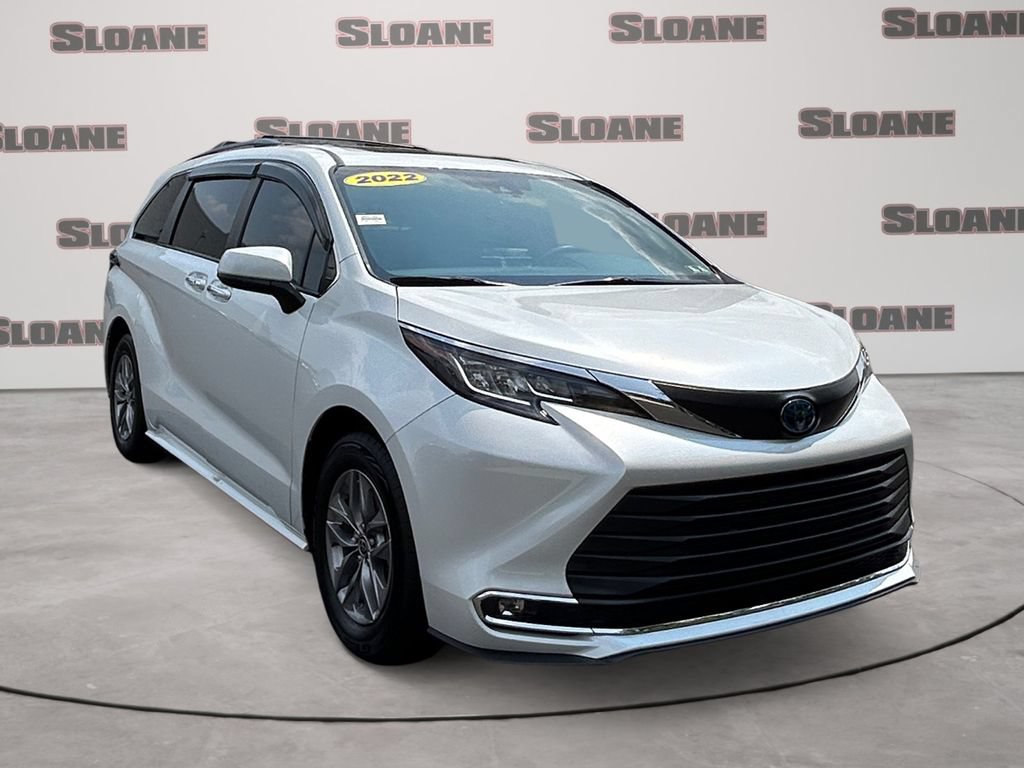 Used 2022 Toyota Sienna XLE w/ XLE Plus Package FWD image 7
