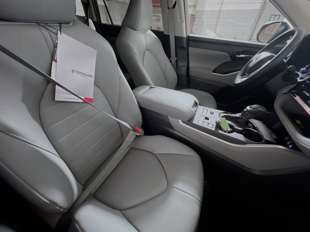 New 2026 Toyota Highlander XLE image 28