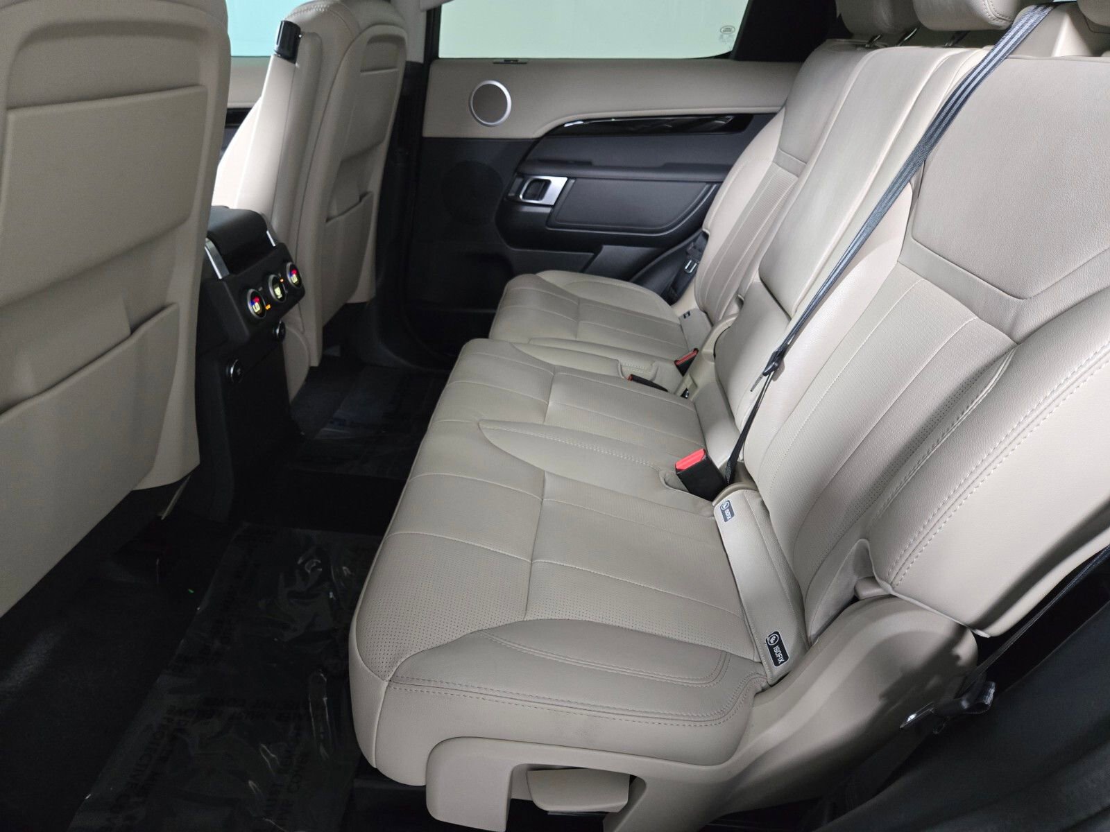 Used 2020 Land Rover Discovery SE AWD/4WD image 5