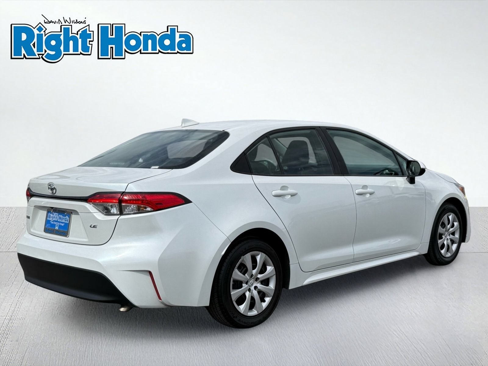 Used 2025 Toyota Corolla LE FWD image 8