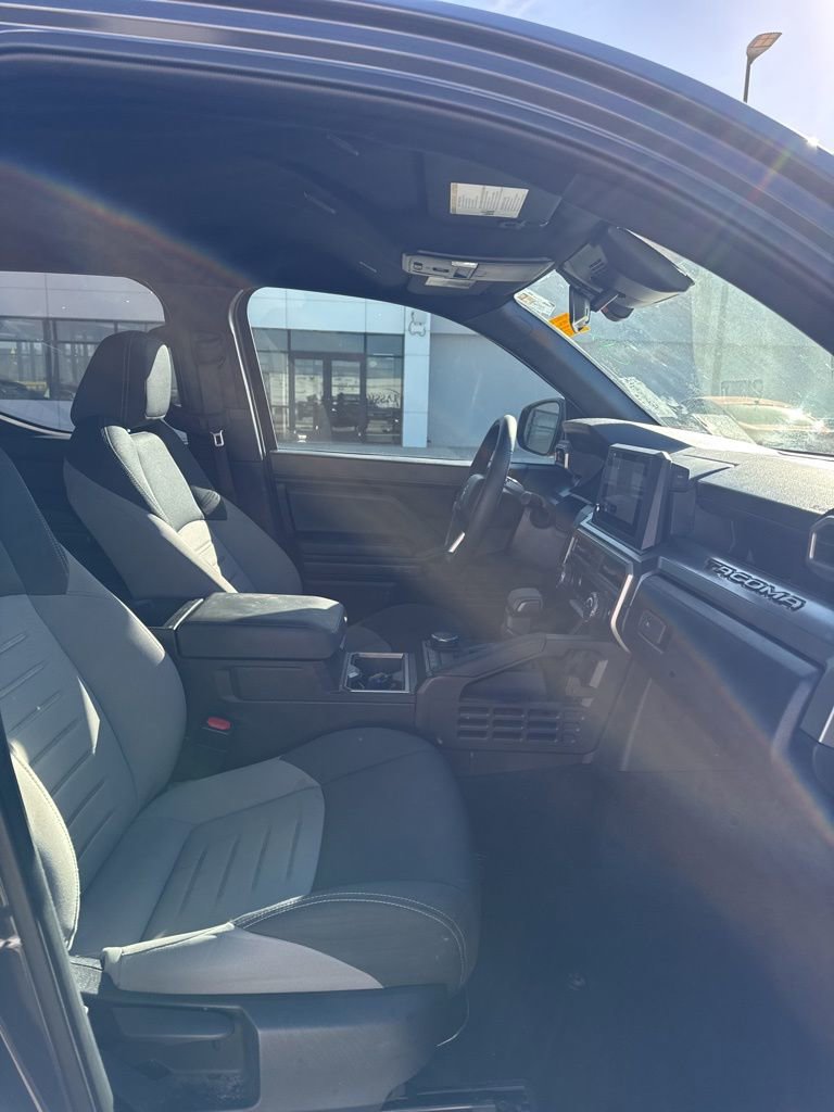 Used 2024 Toyota Tacoma TRD Sport image 10