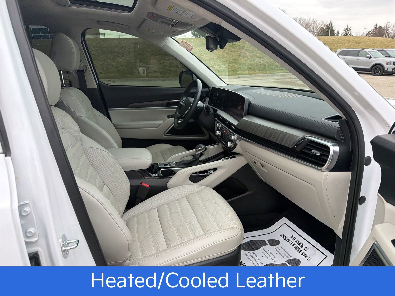 Used 2025 Kia Telluride SX Prestige AWD/4WD image 25