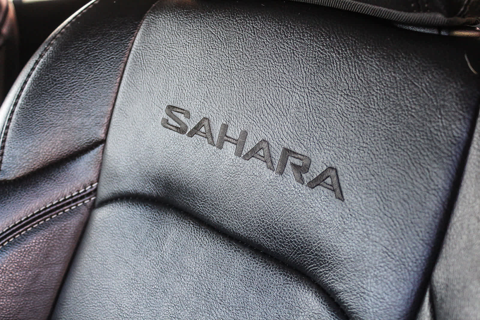 Used 2022 Jeep Wrangler Unlimited Sahara image 33