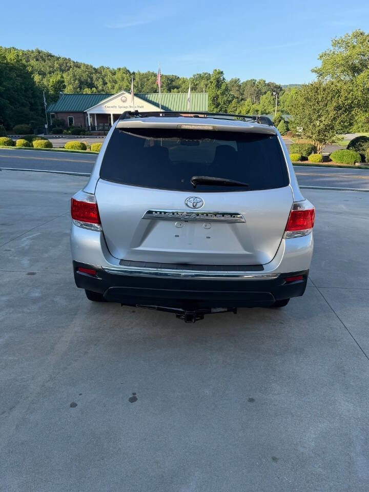 Used 2011 Toyota Highlander Limited w/ Tow Pkg FWD image 4