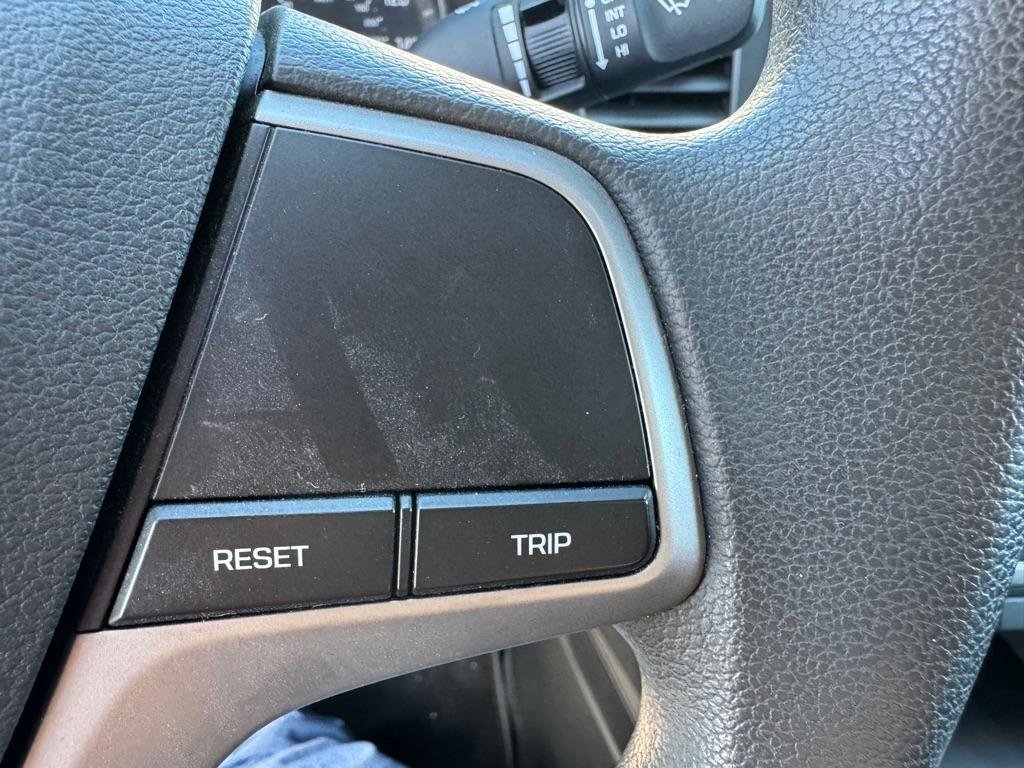 Used 2018 Hyundai Elantra SE image 18