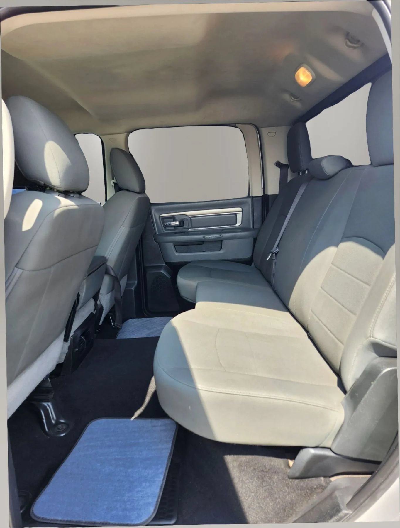 Used 2018 RAM 1500 Classic SLT AWD/4WD image 17