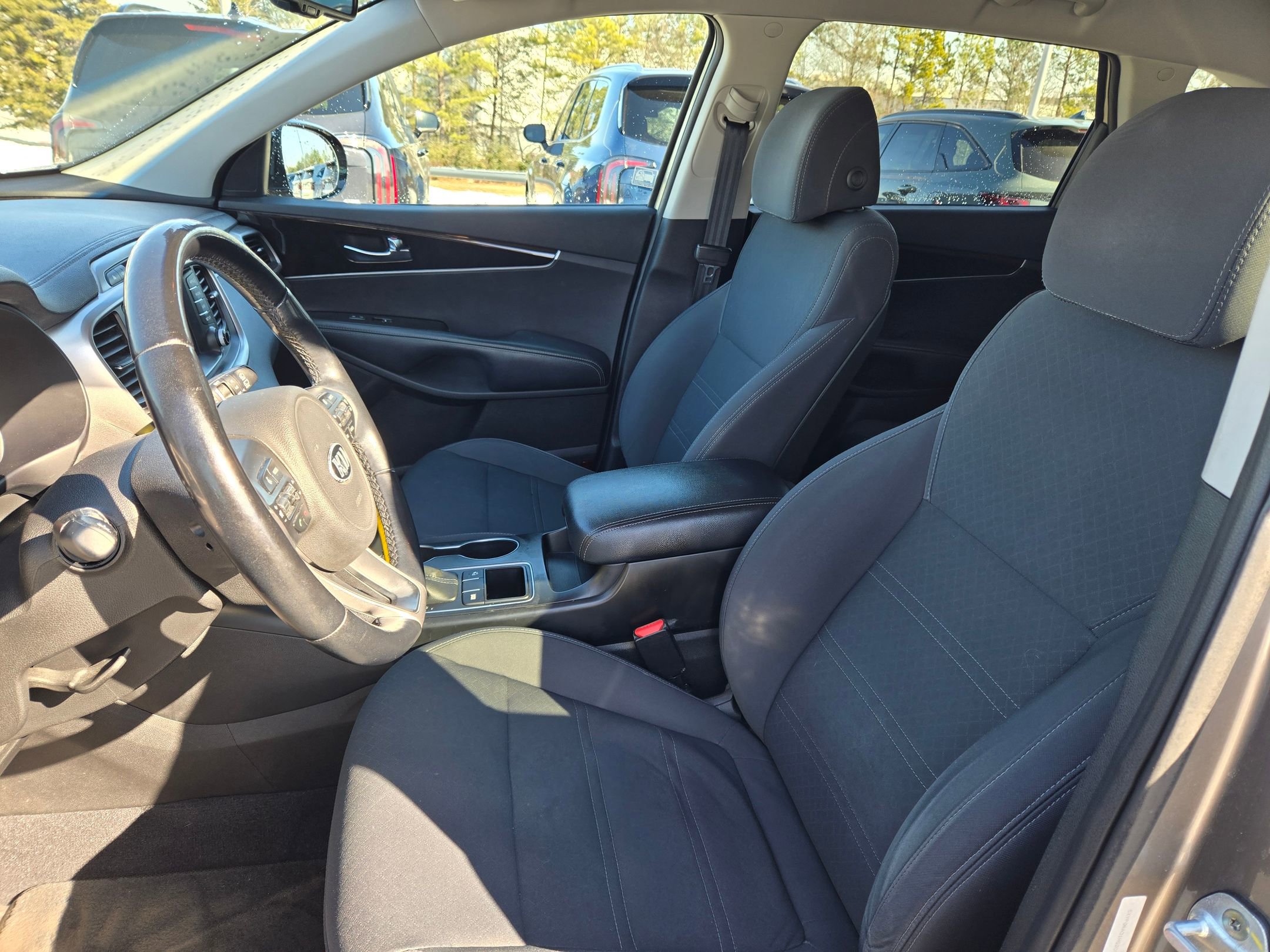 Used 2017 Kia Sorento LX w/ LX Convenience Package image 22