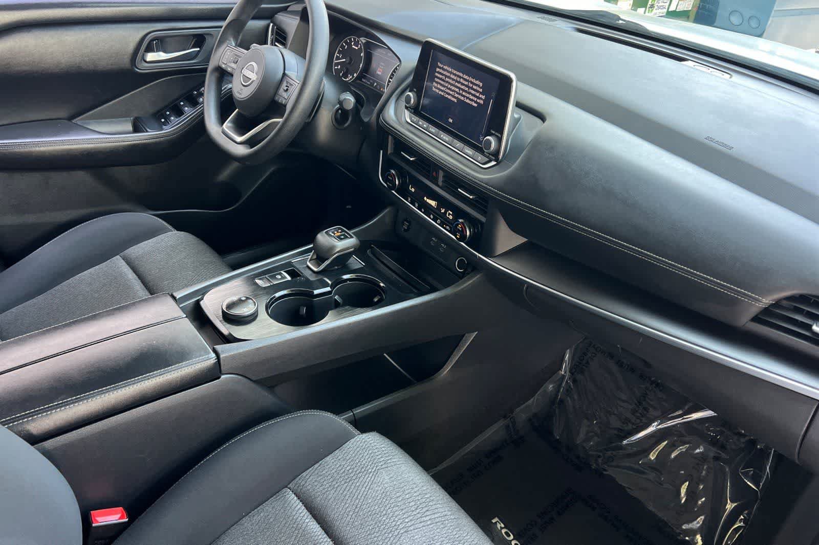 Used 2024 Nissan Rogue SV AWD/4WD image 19