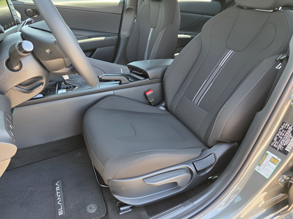 New 2026 Hyundai Elantra Sport FWD image 13