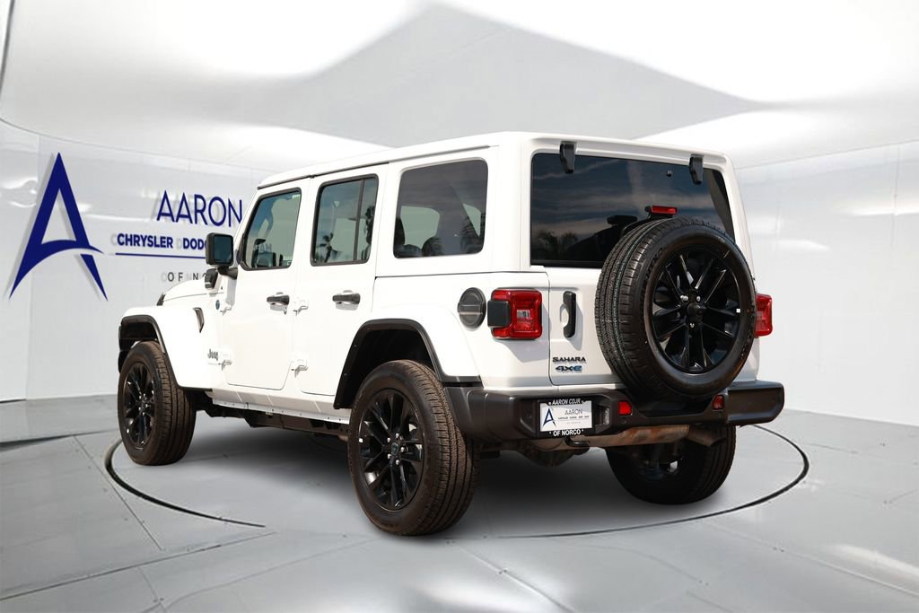 Used 2025 Jeep Wrangler Unlimited Sahara w/ Safety Group image 2