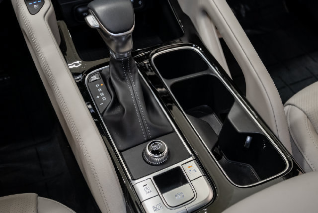 Used 2025 Kia Telluride EX w/ EX Captain's Chair Package FWD image 23