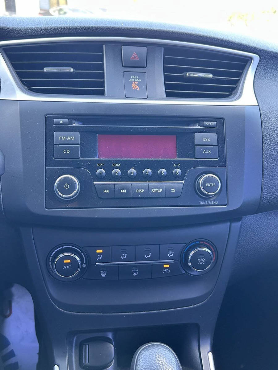 Used 2016 Nissan Sentra S FWD image 18