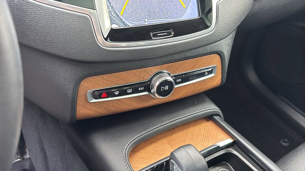 Certified 2023 Volvo XC90 B6 Plus w/ Protection Package Premier image 22
