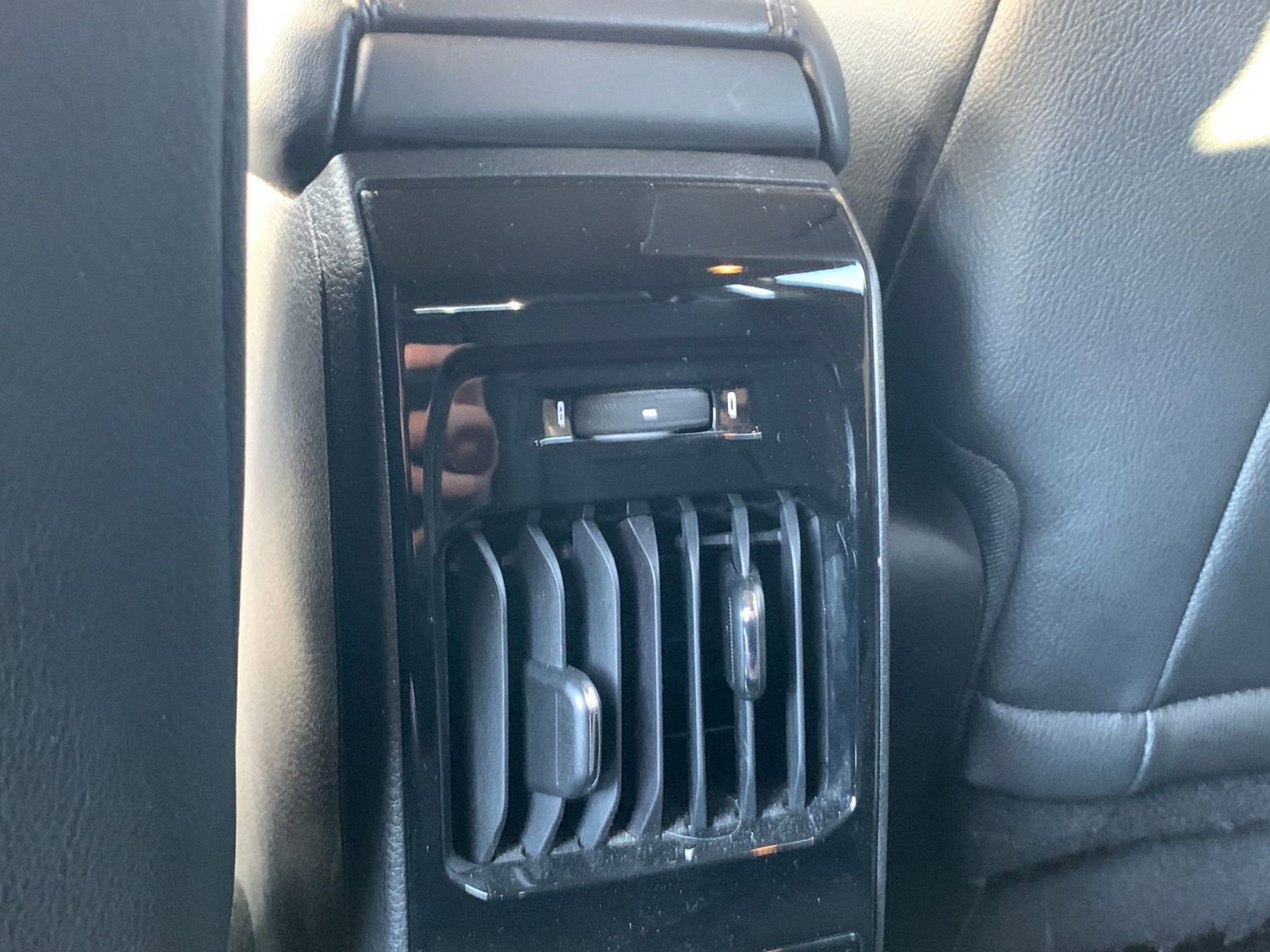 Used 2025 Jeep Compass Limited image 24