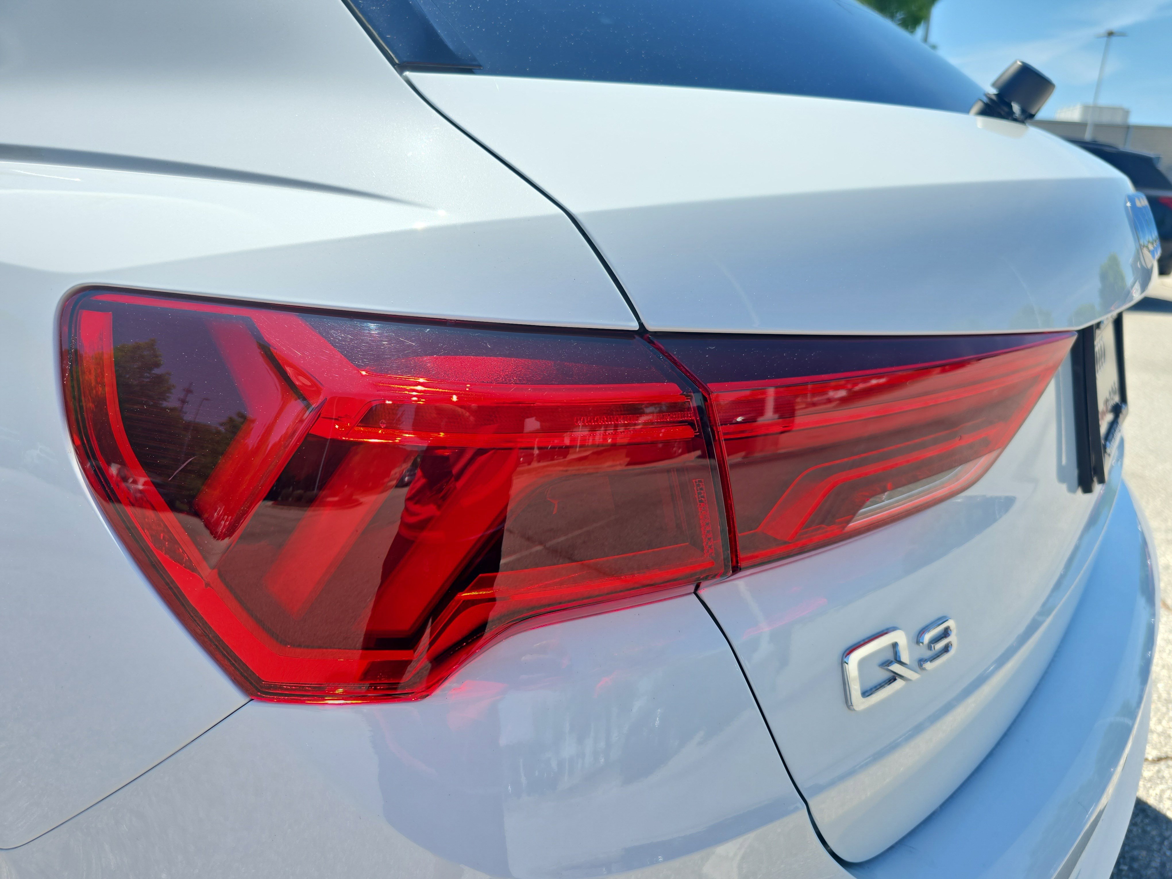 Used 2023 Audi Q3 2.0T Premium Plus w/ Premium Plus Package image 32