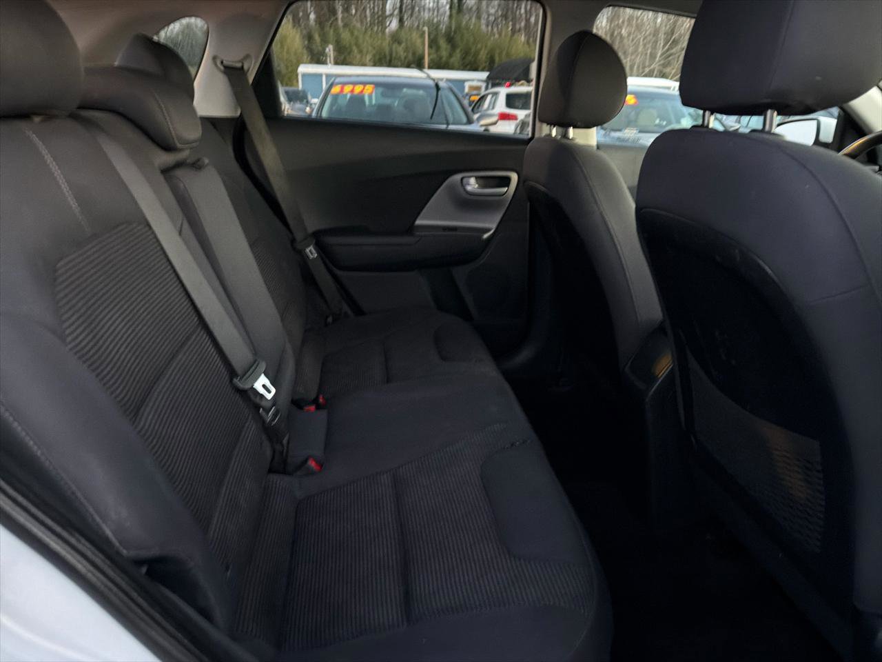 Used 2019 Kia Niro LX image 19