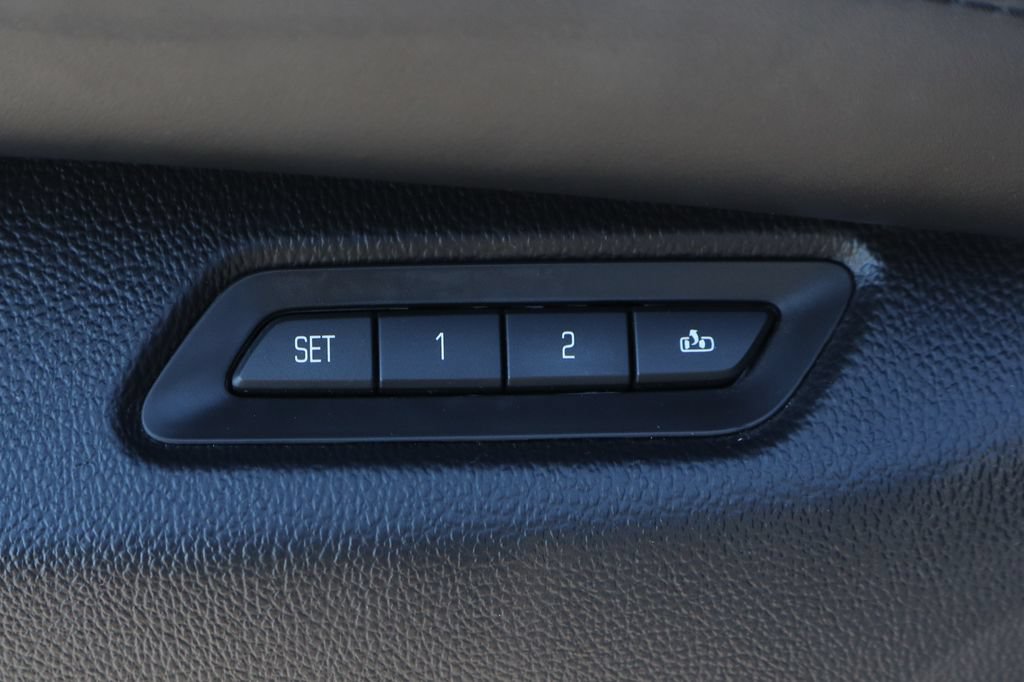 Used 2017 Cadillac Escalade ESV Platinum AWD/4WD image 19