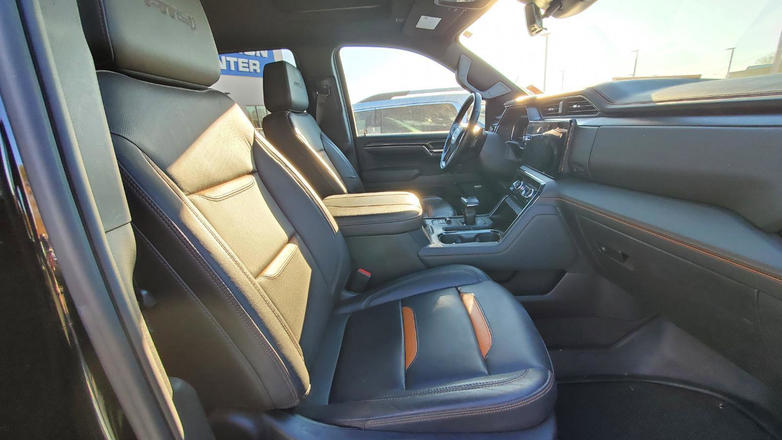 Used 2024 GMC Sierra 1500 AT4 w/ Technology Package image 4