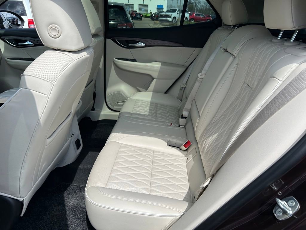 Used 2021 Buick Envision Avenir image 24