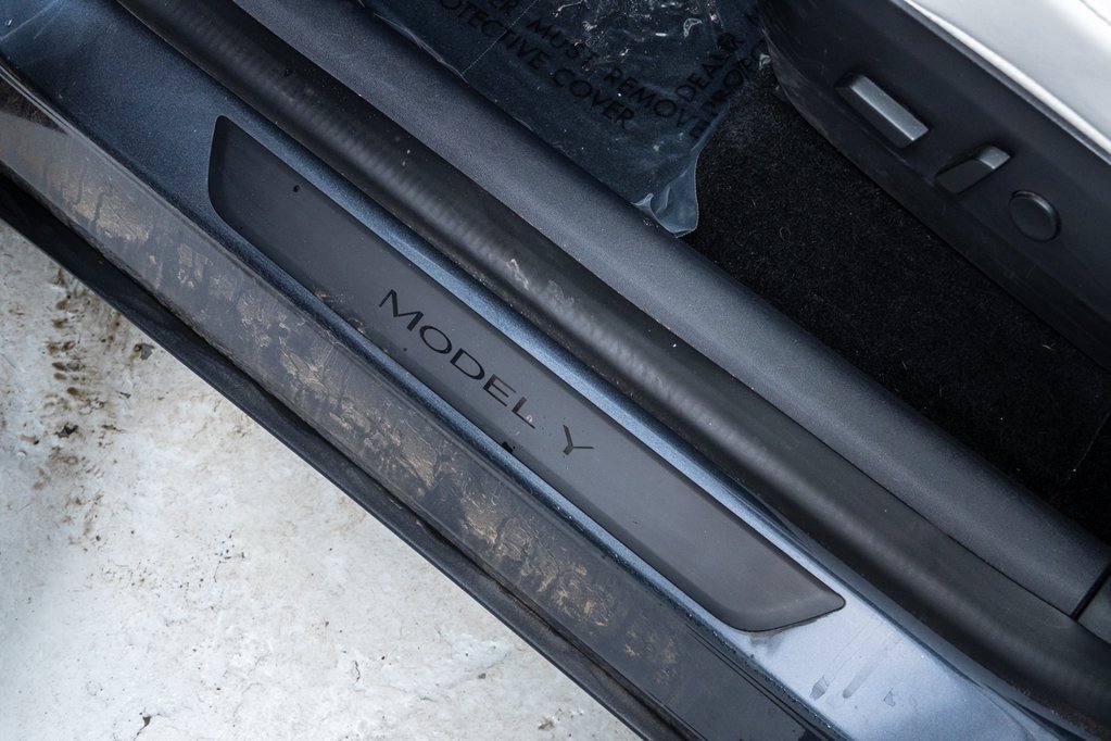 Used 2020 Tesla Model Y Performance image 16