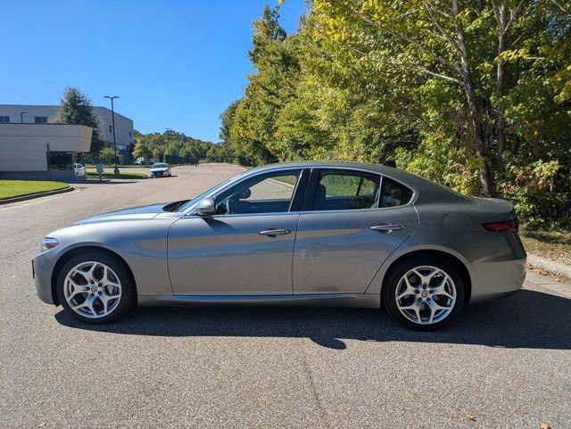 Used 2021 Alfa Romeo Giulia Ti AWD/4WD image 3