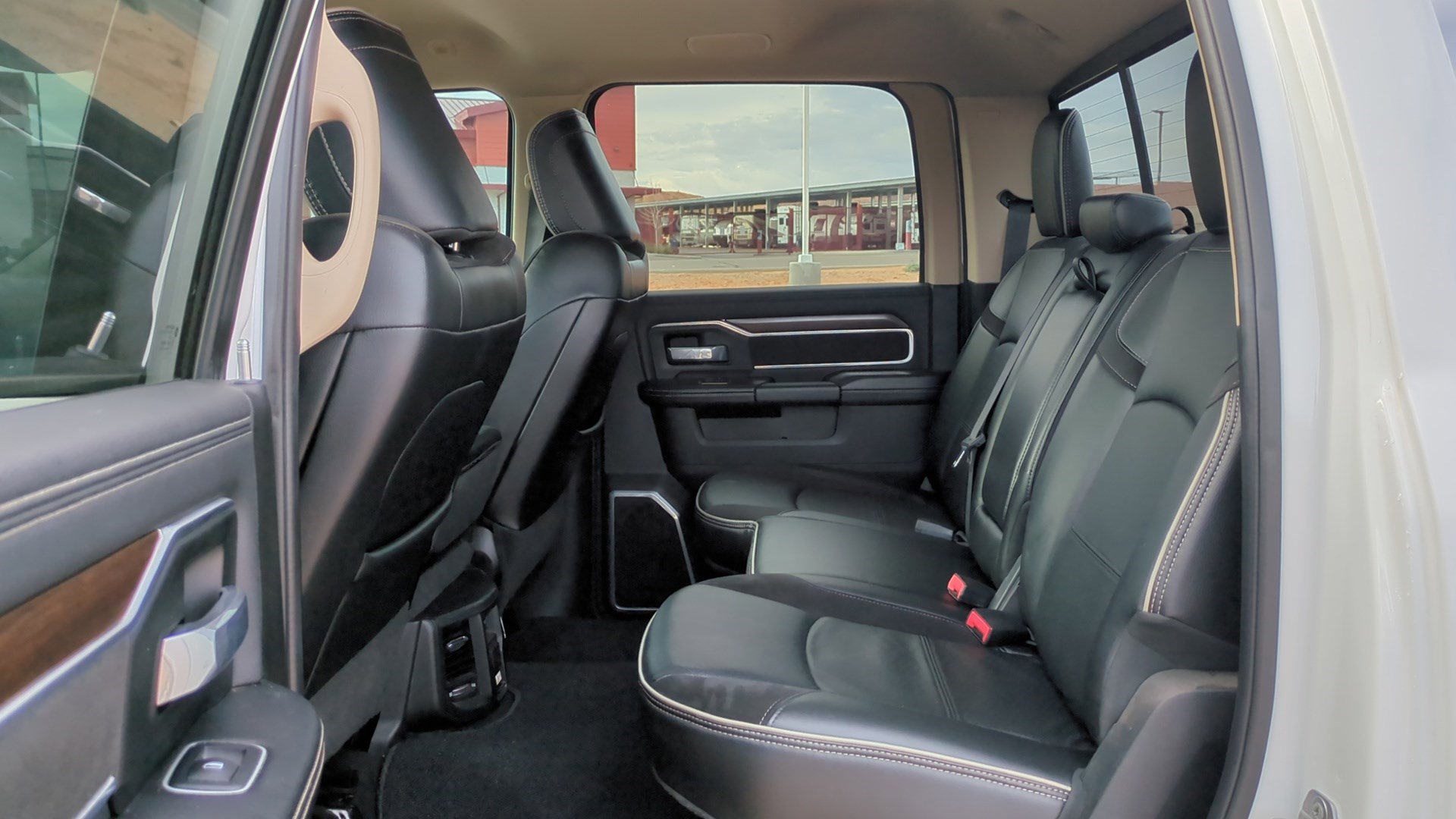 Used 2022 RAM 2500 Laramie w/ Cold Weather Group image 25