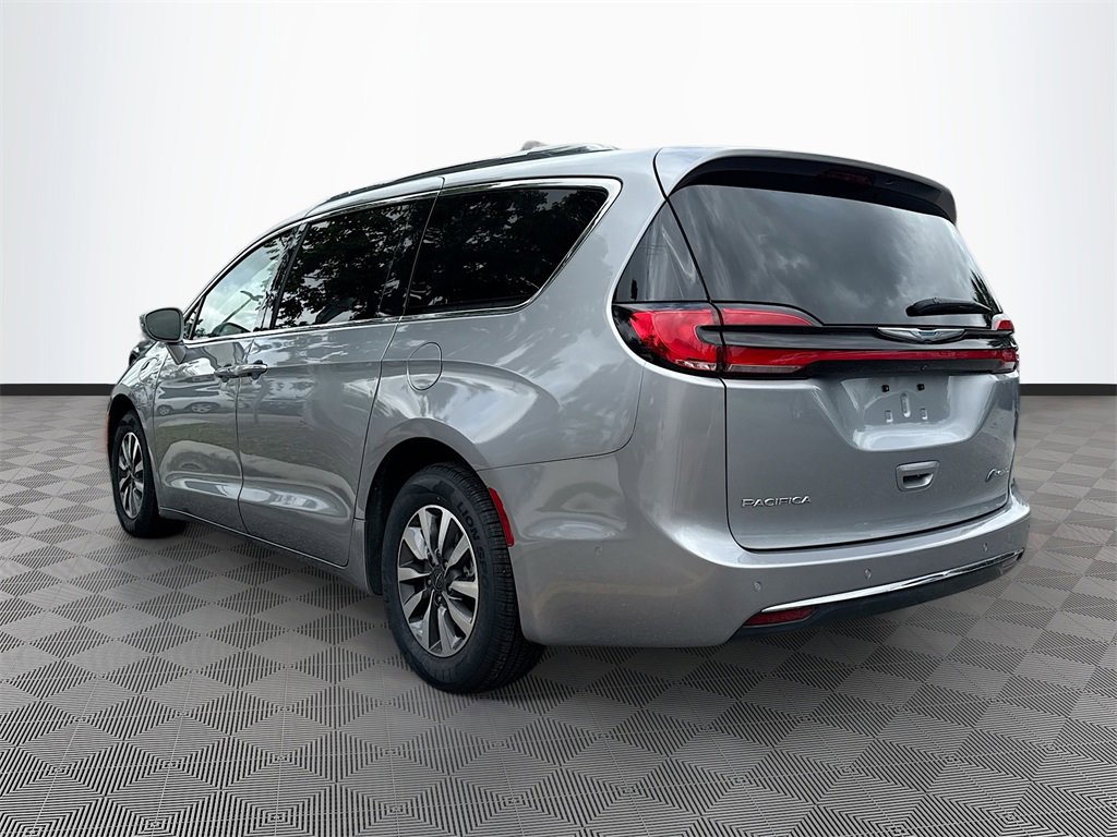 Used 2021 Chrysler Pacifica Touring-L image 8
