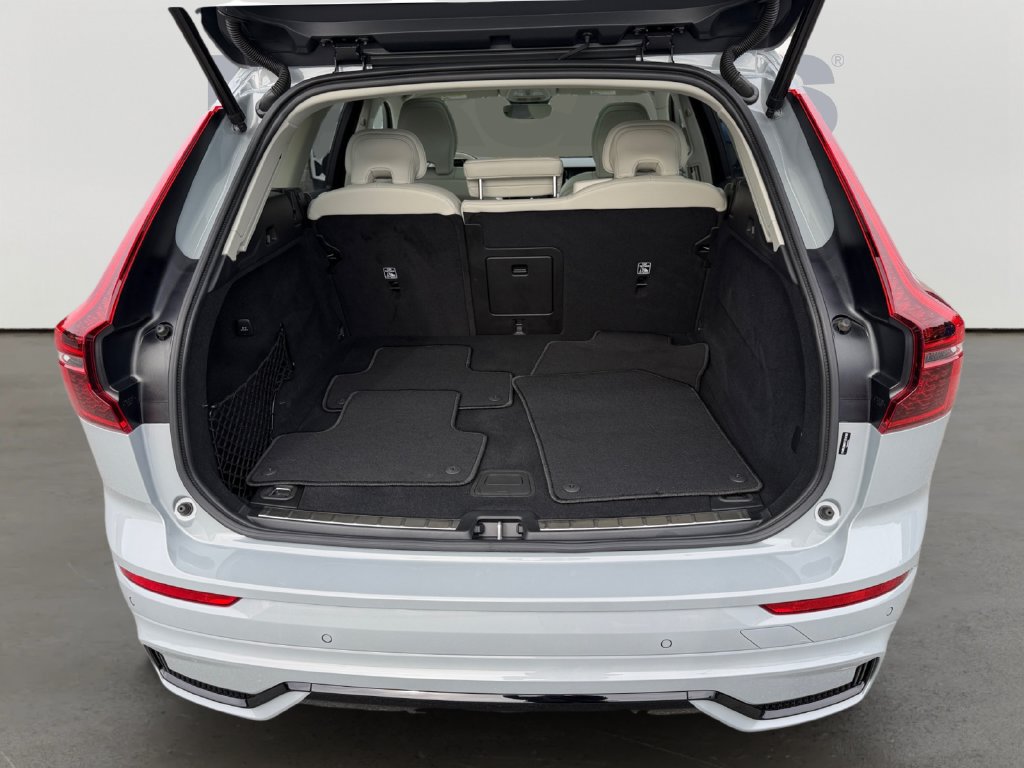 Used 2026 Volvo XC60 B5 Ultra w/ Climate Package AWD/4WD image 11